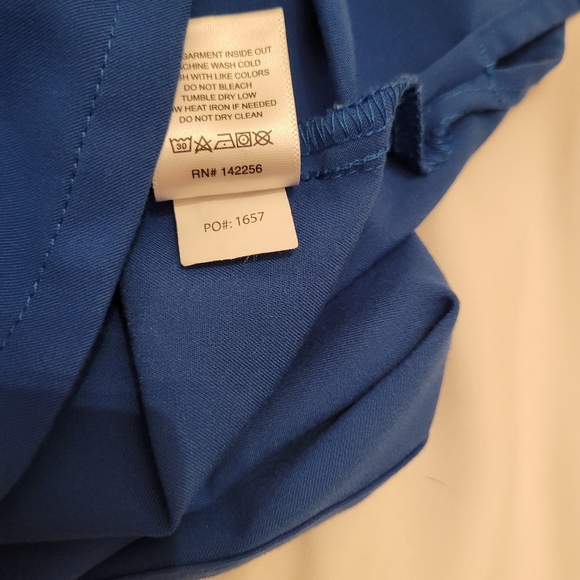 FIGS Catarina V-Neck Scrub Top|Women's Large|Royal Blue - Picture 5 of 9